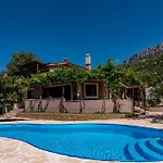 Bellezza With Heated Pool Near Split Villa Kaštela