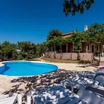 Bellezza With Heated Pool Near Split