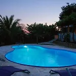 Bellezza With Heated Pool Near Split Villa Kaštela