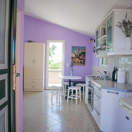 Vila Bellezza With Heated Pool Near Split Kaštela