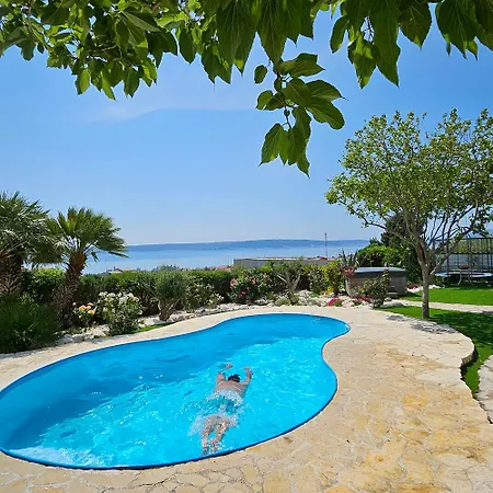 Vila Bellezza With Heated Pool Near Split Kaštela
