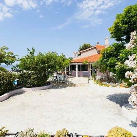 Bellezza With Heated Pool Near Split Vila