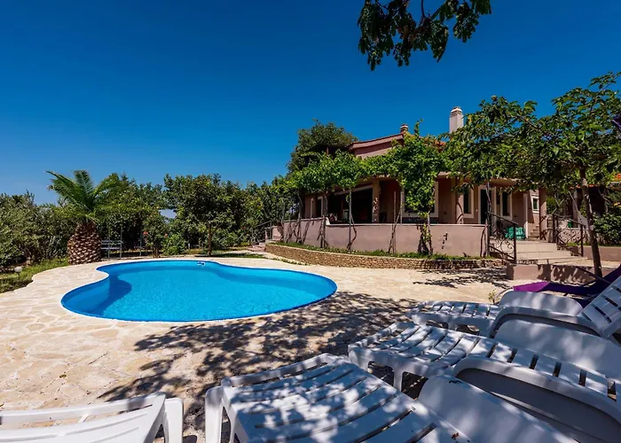 Bellezza With Heated Pool Near Split