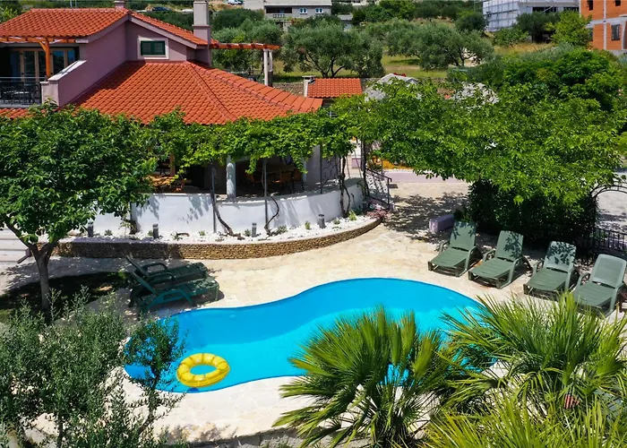 Bellezza With Heated Pool Near Split Villa