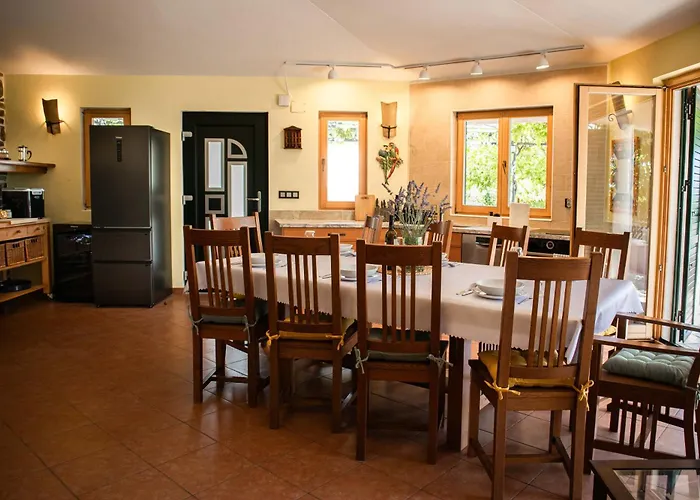 Villa Bellezza With Heated Pool Near Split *