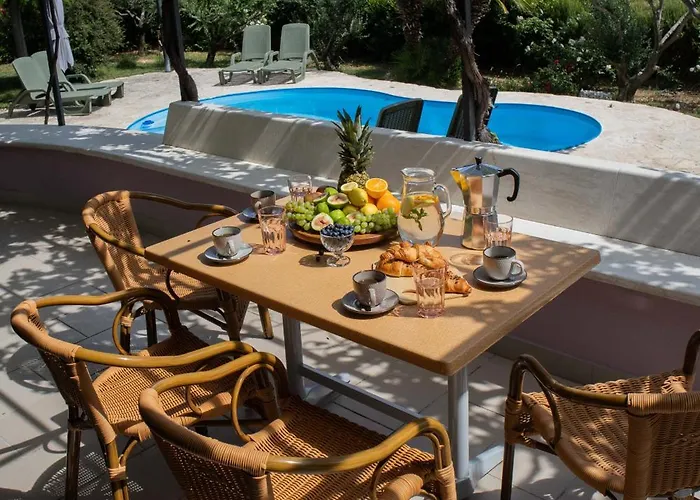 Bellezza With Heated Pool Near Split Villa *