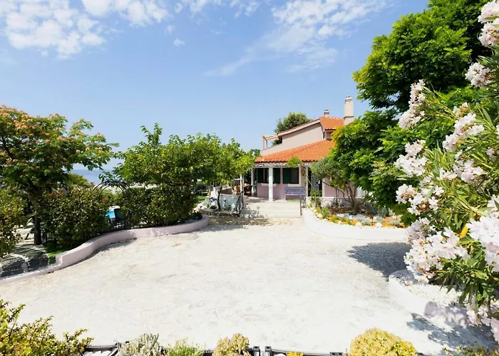 Bellezza With Heated Pool Near Split Villa