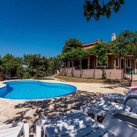 Bellezza With Heated Pool Near Split