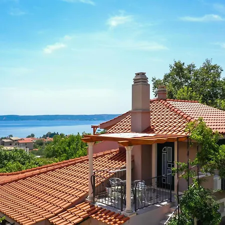 Bellezza With Heated Pool Near Split 别墅 *