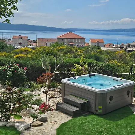 Bellezza With Heated Pool Near Split 别墅 Kaštela